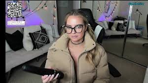 Cute Nerdy Blonde Pussy Play - EPORNER