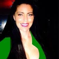 Shannon Wilkinson's Instagram, Twitter & Facebook