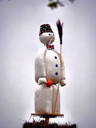 17 minuten und 44 sekunden dauerte es dieses jahr, bis der böögg am zürcher sechseläuten last minutes of burning of the böögg at sechseläuten 2015. Record Breaking Boogg And Sechselaeuten In The Rain