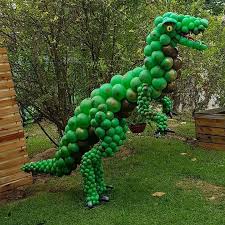 Balloons Partydecor Balloonarrangements Dinosaur Dinosaur Themed Birthday Party Jurassic Park Birthday Party Dinosaur Balloons