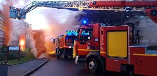Camions de pompiers, véhicules pompiers. Video A Caen Des Pompiers Tres En Colere Perturbent Le Conseil D Administration Du Sdis 14 Liberte Caen