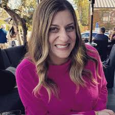 Kim Judkins's Instagram, Twitter & Facebook