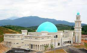 Bangunan ini merupakan lokasi persidangan dewan undangan negeri perak. Kolej Islam Perak Darul Ridzuan Kisdar Kuala Kangsar Desain Perak