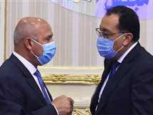تعهد اللواء كامل الوزير، المكلف من قبل رئيس الجمهورية عبد الفتاح السيسي بتولى حقيبة وزارة النقل والمواصلات بأن تكون الوزارة قاطرة التنمية في مصر خلال فترة وجيزة. ÙˆØ²ÙŠØ± Ø§Ù„Ù†Ù‚Ù„ ÙŠÙˆØ¶Ø­ Ø³Ø¨Ø¨ Ø¹Ø¯Ù… ØªÙ‚Ø¯ÙŠÙ… Ø§Ø³ØªÙ‚Ø§Ù„ØªÙ‡ Ù„Ùˆ Ù‡Ø±Ø¨Øª Ø£Ø¨Ù‚Ù‰ Ø®Ø§ÙŠÙ† Ù„Ø¨Ù„Ø¯ÙŠ ÙÙŠØ¯ÙŠÙˆ Ø§Ù„Ù…ØµØ±ÙŠ Ø§Ù„ÙŠÙˆÙ…