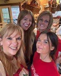 Melissa Friend's Instagram, Twitter & Facebook