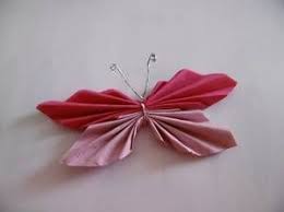 Un Papillon S Invite Dans Votre Assiette Blog De Decliccreatif Skyrock Com Pliage Serviette Papillon Pliage Serviette Papier Pliage Serviette De Table