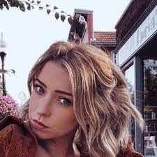 Cassandra Schwartz's Instagram, Twitter & Facebook