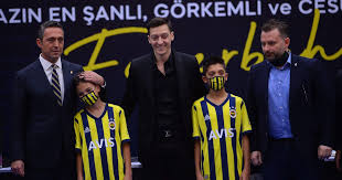 Fenerbahçe spor kulübü resmi hesabı. Watch Mesut Ozil Plays Pre Assist For Calamity Own Goal On Fenerbahce Bow Planet Football