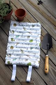 Learn To Sew Up A Garden Kneeling Pad Kneeling Pad Oil Cloth Diy Fabric