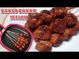 Tumis bumbu halus tersebut bersama dengan daun jeruk sampai matang. Resep Bakso Bakar Teflon Praktis Enak Youtube