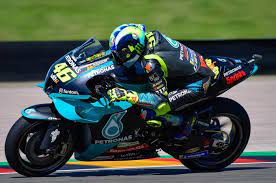 Pilota da corsa con il numero 46. Jawaban Valentino Rossi Untuk Permintaan Balapan Di Vr46 Dari Pangeran Arab Saudi Bolasport Com