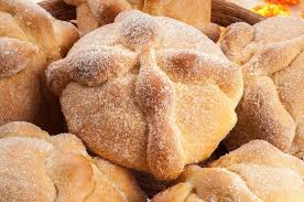 Pin De Josefina Huerta En Bread En 2020 Pan De Muerto Pan De Muerto Relleno Pan De Muerto Receta