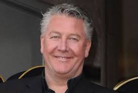 Keep seeing posts about people who should play 2000ad characters, how about  Garden Force/Homes under the hammer presenter Tommy Walsh for Bill Savage!😉