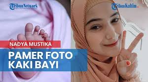 Saat itu nadya masih dalam video call. News Video Pamer Foto Kaki Bayi Nadya Mustika Sudah Melahirkan Tribun Kaltim