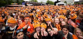 Het eventueel afgelasten van 538 oranjedag is aan radio 538, de landelijke overheid of de gemeente breda. Veel Woede Om Koningsdagfeest Van 538 Middelvinger Naar De Horeca