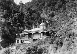Dorothy Pascoe at Windy Point Cottage, Muritai Road, Eastbourne
