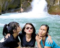 Curug malela berada di kampung manglid, desa cicadas, kecamantan rongga, kabupaten bandung sekian informasi dari kami mengenai harga tiket masuk curug malela, jangan lupa share ke media sosial kamu supaya teman kamu tahu! Lokasi Rute Harga Tiket Masuk Curug Cipanundaan Obyek Wisata Alam Di Karawang Tahun 2020 Portal Arsip Berita Karawang Center