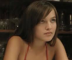 (kryštof hádek) a klára (tereza ramba) stali rodiči dvojčat a majiteli vinařství. Tereza Voriskova V Komedii Bobule 2009 Rezie Tomas Barina Foto Xfilms Cz