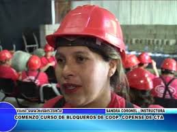 Nota a Sandra Coronel en el comienzo del curso de bloqueros