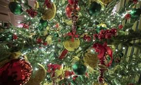 Check spelling or type a new query. Melania Trump S 2019 White House Christmas Decorations Showcases The Spirit Of America