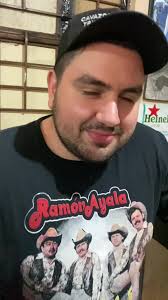 Desde el manhattan bar en Guadalupe, Nuevo Leon Con que cancion te ec...