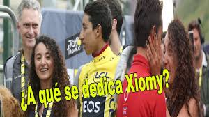A través de una publicación, en la que aparecen diez románticas fotos, egan bernal presentó a maría fernanda motas, … A Que Se Dedica Xiomy La Novia De Egan Bernal Youtube