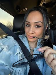 Sziasztok! Én már utazom,hiszen 4 buliba látogatok el ma,köztük a debreceni  Chicago Clubban is talizunk!✌🏼Jó hétvégét! #notarmary