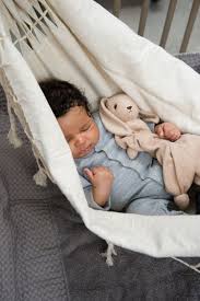 Des Siestes Tranquilles Dans Ce Hamac Pour Parc Ou Lit Hamac Bebe Hamac Idees Pour Bebes