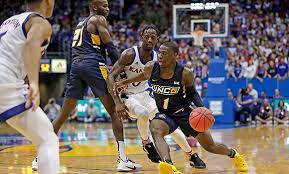 Men S Basketball Takes Its Place On National Stage Uncgnews