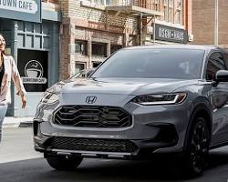 Hình ảnh về Honda HRV 2024 parked on a city street