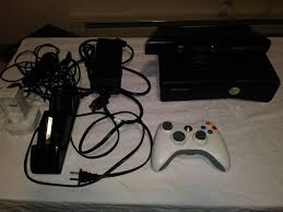 This Is A Very Nice Xbox 360 Slim Console With Power Cable Wireless Controller Kinect 2 Charging Stations And Ea Sports Microphone Kinect Console Xbox