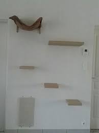 arbre a chat fait maison le hamac est une taie d oreiller avec 2 equerres en bois des etageres a fixations arbre a chat arbres a chat maison chat appartement