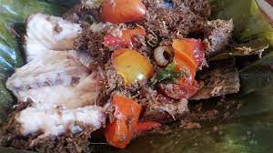 150 gr ikan jambal asin, potong kotak 1 cm, cuci bersih 3 bh cabai hijau, potong tipis miring 5 bh bawang merah, . Pepes Ikan Patin Bumbu Kluwek Dijamin Mantul Youtube