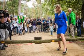 Voormalig tweede kamerlid, onafhankelijk femkemerel@splinterpolitiek.nl facebook: Actievoerders Stappen Demonstratief Gesloten Kroondomein Bij Apeldoorn In Apeldoorn Destentor Nl