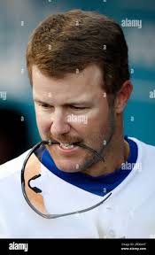Los Angeles Dodgers' Jeff Kent leaves the game holding his sunglasses in  his mouth after getting hit by a pitch by San Francisco Giants pitcher Brad  Hennessey in the seventh inning of