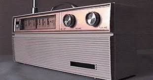 The Famous Radio An Ar 851 Packard Bell Model Made In Japan Modified For The Show To Where An Antenna Was Affixed To It Fo Battery Holders Radio Antique Radio