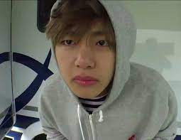 Tae S I Just Woke Up Face Bts Taehyung V Bon Voyage V Live Kim Taehyung Taehyung Bts Eyes