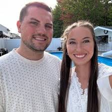 Amber Null's Instagram, Twitter & Facebook