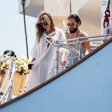 Check spelling or type a new query. Heidi Klum Und Tom Kaulitz Diese 5 Hochzeits Details Uberraschen Brigitte De
