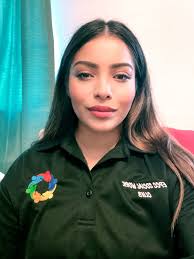 Gloria Vidal's Instagram, Twitter & Facebook