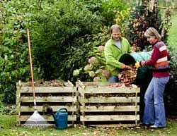 Kompost Das Schwarze Gold Des Gartners Kompost Gartenabfall Kompostieren