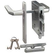 Gängig ist die einseitig abgeschrägte schrägfalle. Kastenschloss Mit Hebender Falle 89b 2 Buntbart Schlusseln Und Aluminium Garnitur Fenster Hammer De