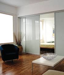 Separar Espacios Con Cristal Buscar Con Google Separadores De Ambiente Divisor De Ambiente Modernos Separadores De Ambiente