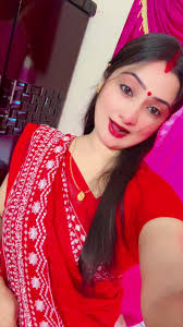 Elegancia en Sari: Estilo y Moda