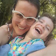 RICHARD II E O GRANDE MECANISMO THE TRAGEDY OF KING RICHARD THE SECOND.  2018.Almeida Theatre, Resident Director Lucy Wray . Simon Russell Beale as  Richard II.