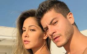 Arthur aguiar (tv actor) was born on the 3rd of march, 1989. With Covid 19 Mayra Cardi Denies Return With Arthur Aguiar I Can T Even Kiss Entertainment Prime Time Zone
