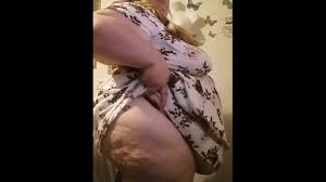 Ssbbw met grote kont danst in string