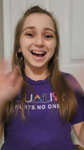 Social Media can be hard here's some help to find out how to bid in Defense  of Democracy's Winter Auction @dofdnational