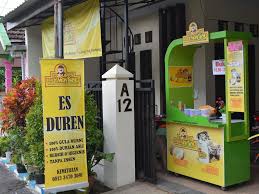 Oleh sebab itu, jangan ragu untuk memberikan mereka ucapan selamat dalam bentuk banner yang unik menggunakan contoh banner wisuda di atas. Dapatkan Inspirasi Untuk Spanduk Es Cendol Durian Erlie Decor