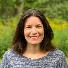 Elizabeth Nelson's Instagram, Twitter & Facebook